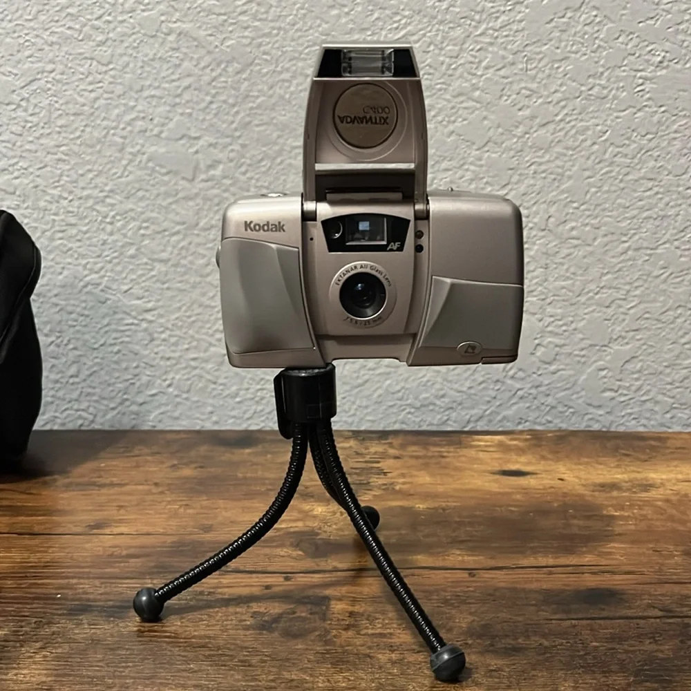 Kodak Advantix C400 Silver Film Camera with Black Case and Tripod